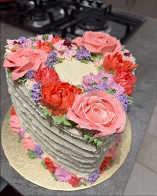 A flower themed cake